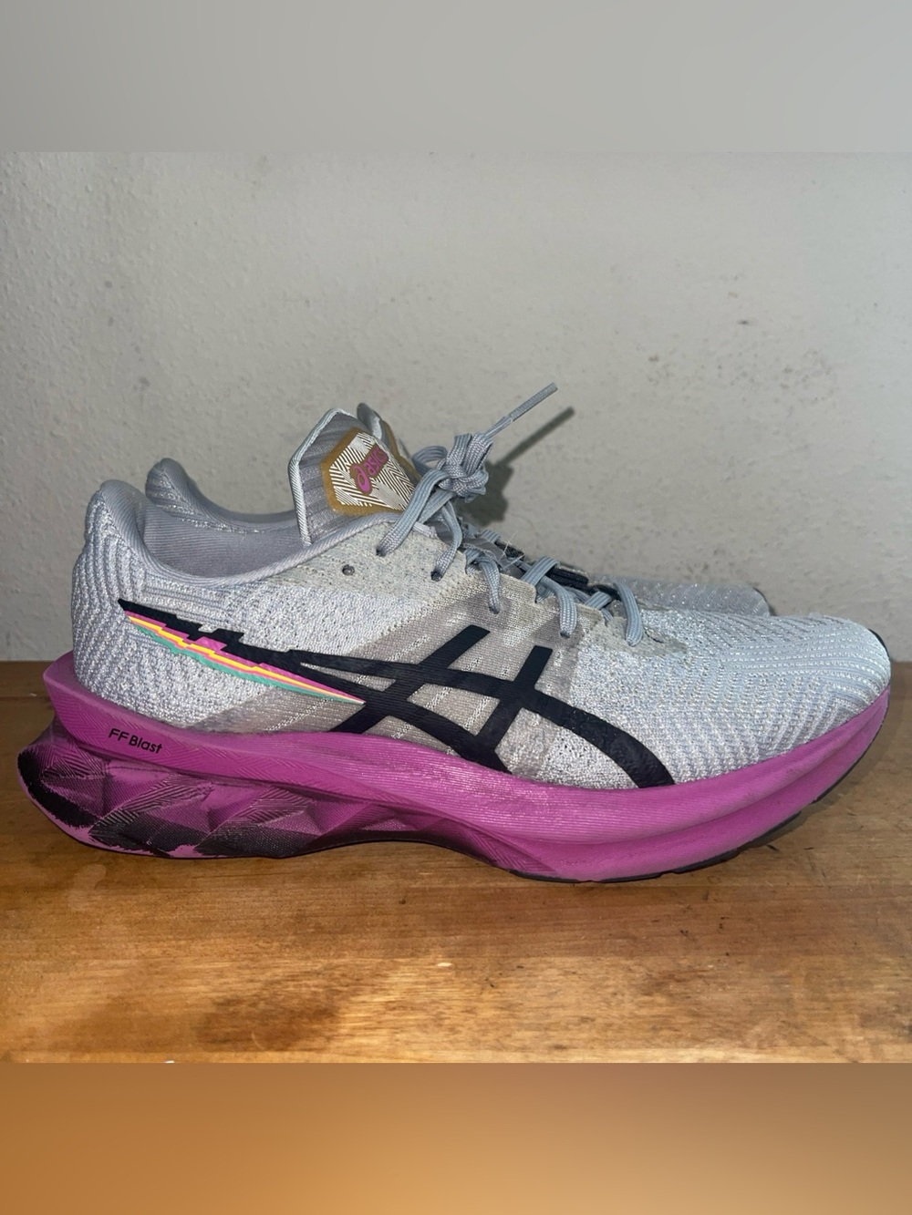 ASICS Novablast Piedmont Grey Black 1012B006-020 Women's Sneakers Sz 8.5M